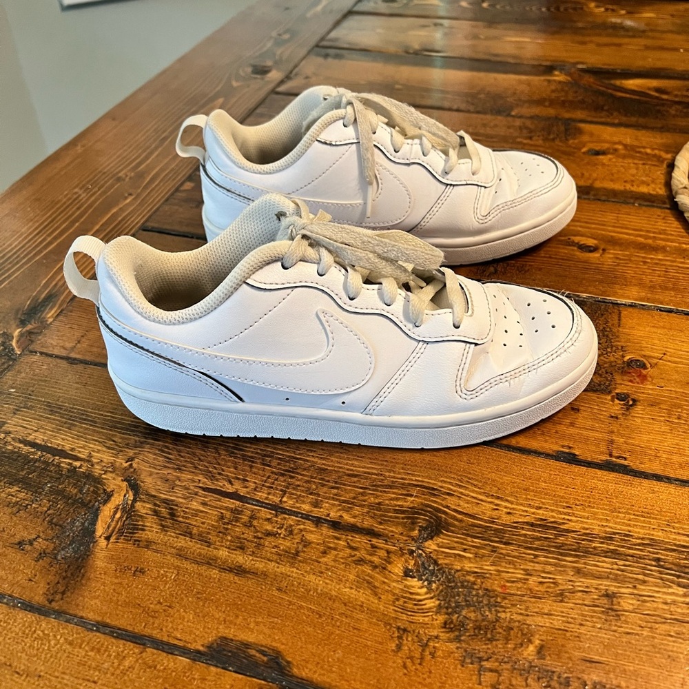 Nike Court Borough Low 2